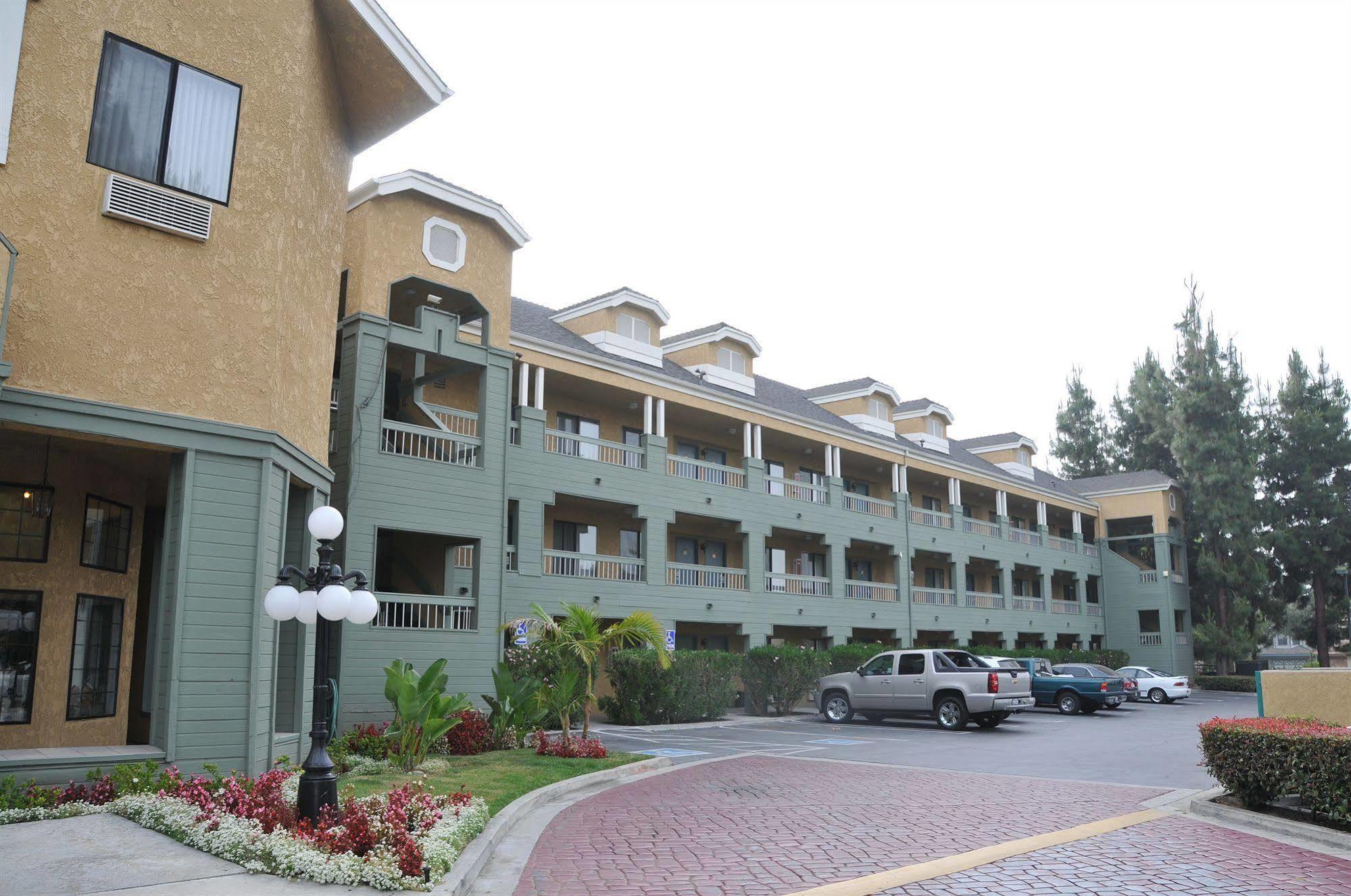 Oak Tree Inn Monrovia Exterior photo